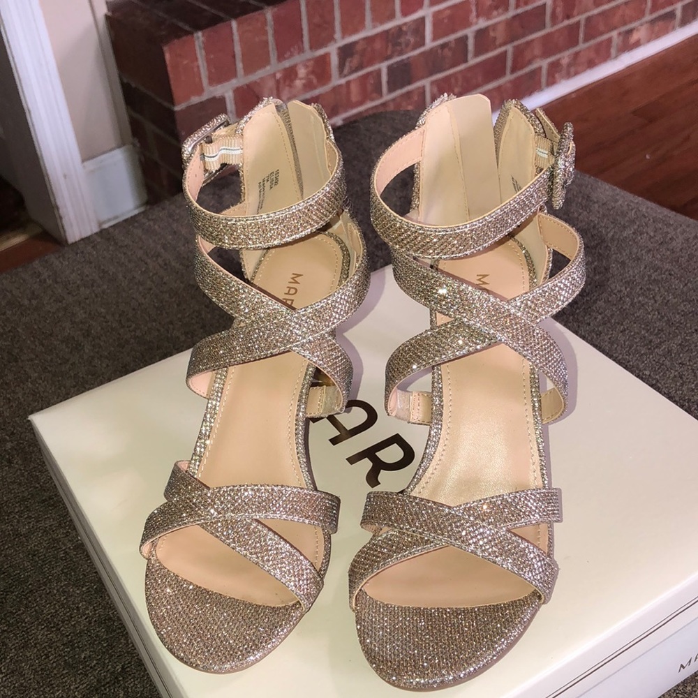 Dress sandals size 7